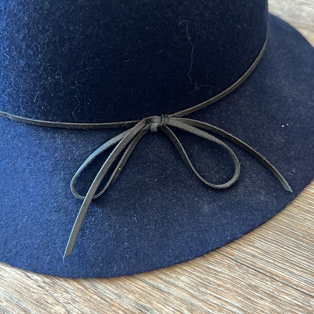 Hat - Picture 2 of 6